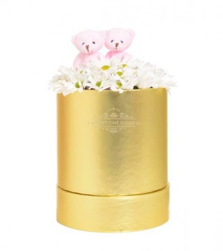 Büyük Boy Gold Silindir Kutuda Beyaz Papatyalar Ve Pembe Peluş Ayıcıklar-Büyük Silindir Kutuda Çiçek
