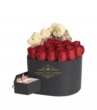 Kalp Kutuda Kırmızı Güller Peluş Ayıcıklar Ve Makaron-Kalp Kutuda Çiçek