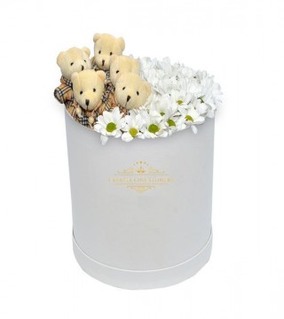 Büyük Beyaz Silindir Kutuda Beyaz Papatyalar Ve Sevimli Ayıcıklar-Büyük Silindir Kutuda Çiçek