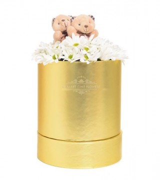 Büyük Boy Gold Silindir Kutuda Beyaz Papatyalar Ve Kahve Peluş Ayıcıklar-Büyük Silindir Kutuda Çiçek