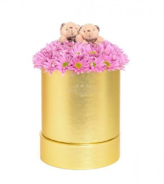 Büyük Boy Gold Silindir Kutuda Pembe Papatyalar Ve Kahve Peluş Ayıcıklar-Büyük Silindir Kutuda Çiçek
